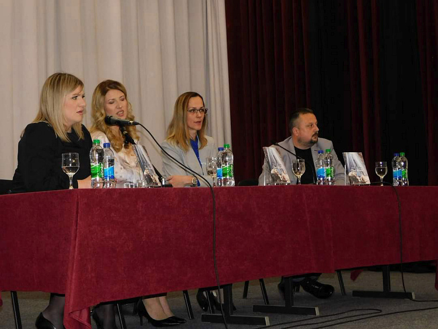 ПАЛЕ, 2. АПРИЛА /СРНА/ - На Палама је вечерас промовисан роман "Свитање" аутора Иване Спахић из Источног Сарајева који говори о животу дјевојке у Пребиловцима на почетку Другог свјетског рата и страдањима на том подручју.