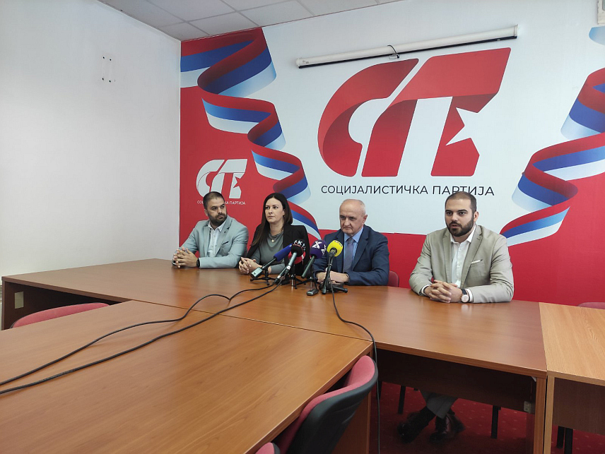 БАЊАЛУКА, 30. АПРИЛА /СРНА/ - Предсједник Социјалистичке партије /СП/ Петар Ђокић на данашњој конференцији за новинаре у Бањалуци.