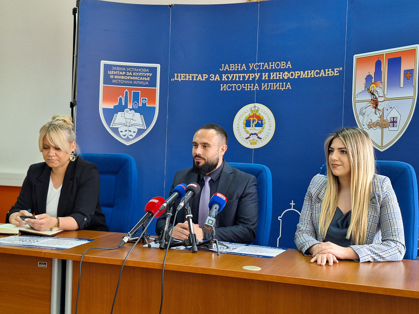 ИСТОЧНA ИЛИЏА, 2. АПРИЛА /СРНА/ - Међународни фестивал "Источно Сарајево фолк-фест 2024", на којем ће наступити културно-умјетничка друштва /КУД/ из Источног Сарајева, Србије и Македоније, биће одржан у суботу, 6. априла, у насељу Војковићи у Источној Илиџи.