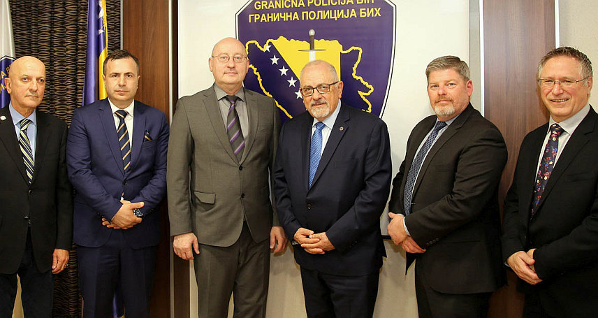 САРАЈЕВО, 3. АПРИЛА /СРНА/ - Директор Граничне полиције БиХ Мирко Купрешаковић током сусрета са представницима Међународног програма помоћи у криминалистичкој обуци Министарства правосуђа САД /ИЦИТАП/.