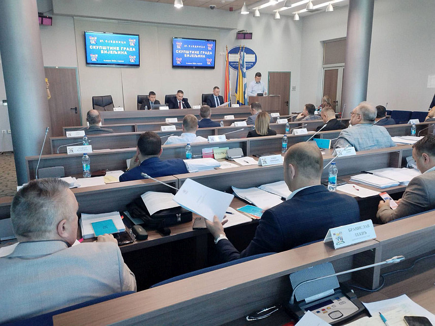 БИЈЕЉИНА, 4. АПРИЛА /СРНА/ - Сједница Скупштине града Бијељина.