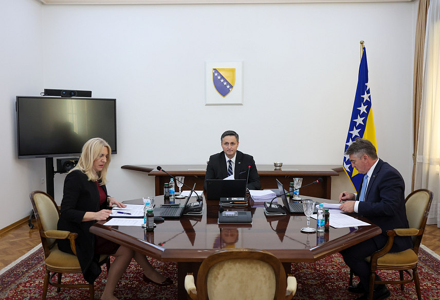 САРАЈЕВО, 4. АПРИЛА /СРНА/ - Предсједништво БиХ прихватило је данас споразум између Србије и БиХ за "Ипа три" програм прекограничне сарадње за период до 2027. године.