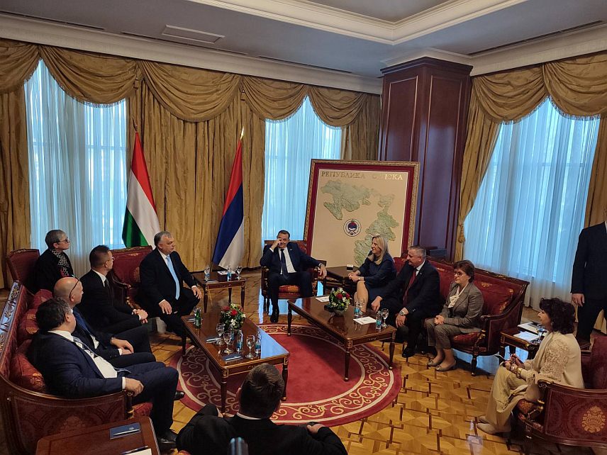 БАЊАЛУКА, 5. АПРИЛА /СРНА/ - Делегација Републике Српске и Мађарске одржале су састанак у Административном центру Владе Српске у присуству највиших званичника.
