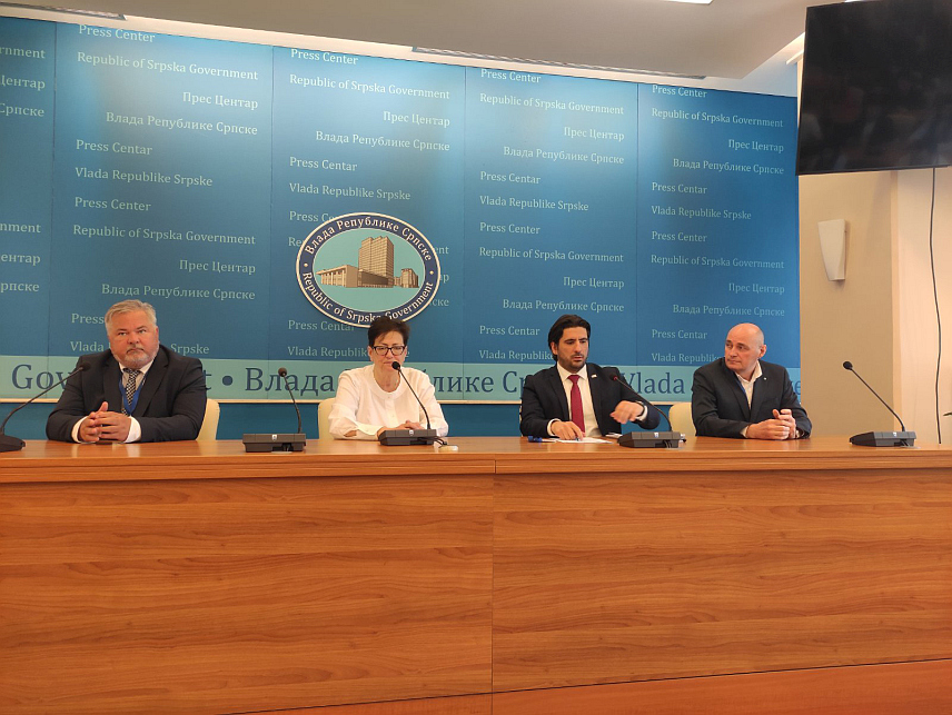 БАЊАЛУКА, 5. АПРИЛА /СРНА/ - Директор мађарске Агенције за промоцију извоза Габор Јенеи изразио је задовољство због одржавања Пословног форума Република Српска.