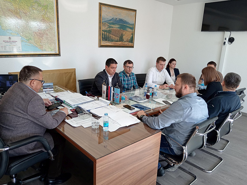 СОКОЛАЦ,5.АПРИЛ/СРНА/ - Начелник општине Соколац Милован Бјелица разговарао је данас са представницима Амбасаде Републике Чешке у БиХ.