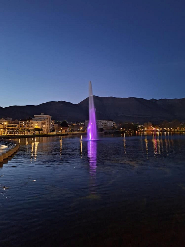 TРЕБИЊЕ, 5. АПРИЛА /СРНА/ - Атрактивни водоскок, односно гејзир пумпа на ријеци Tребишњици, поново је у функцији.