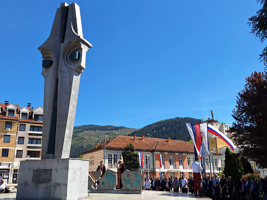 ФОЧА, 8. АПРИЛА /СРНА/ - Фочанске бригаде Војске Републике Српске /ВРС/ имале су славан пут и успјеле да заштите српски народ, због чега их је предсједник Републике Српске одликовао Орденом Немањића, истакнуто је данас на обиљежавању 32 године од њиховог оснивања.