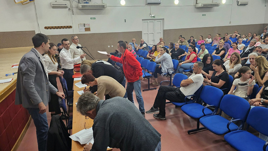 ПРЊАВОР, 9. АПРИЛА /СРНА/ - Град Прњавор данас је потписао уговоре са родитељима 369 ученика за субвенцију трошкова индивидуалног превоза до основне школе.