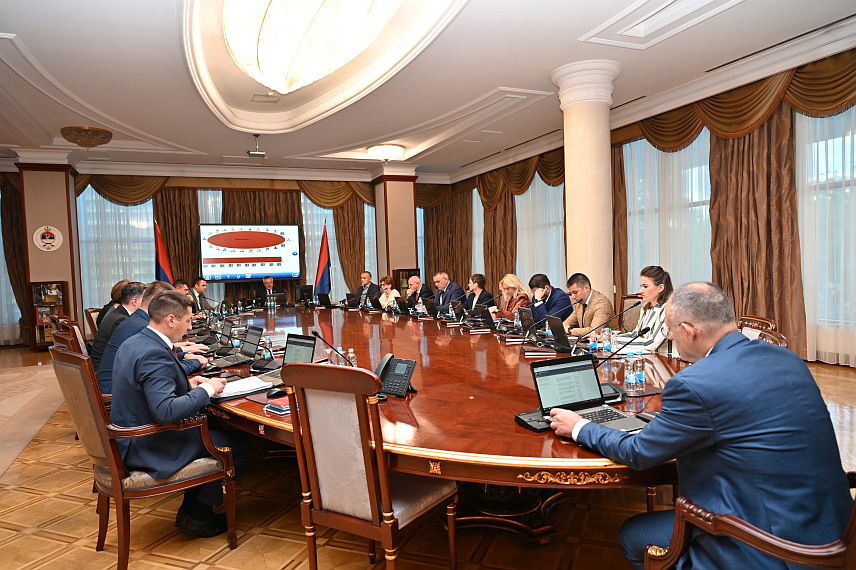 БАЊАЛУКА, 10. МАЈА /СРНА/ - Влада Републике Српске - сједница.