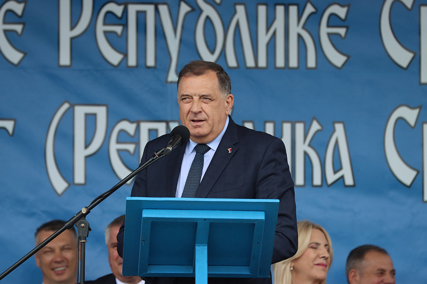 БАЊАЛУКА, 10. МАЈА /СРНА/ - Централна свечаност Војске Републике Српске  у касарни "Козара" у Бањалуци  Војске Републике Српске који су дали огроман допринос у одбрани Српске.
