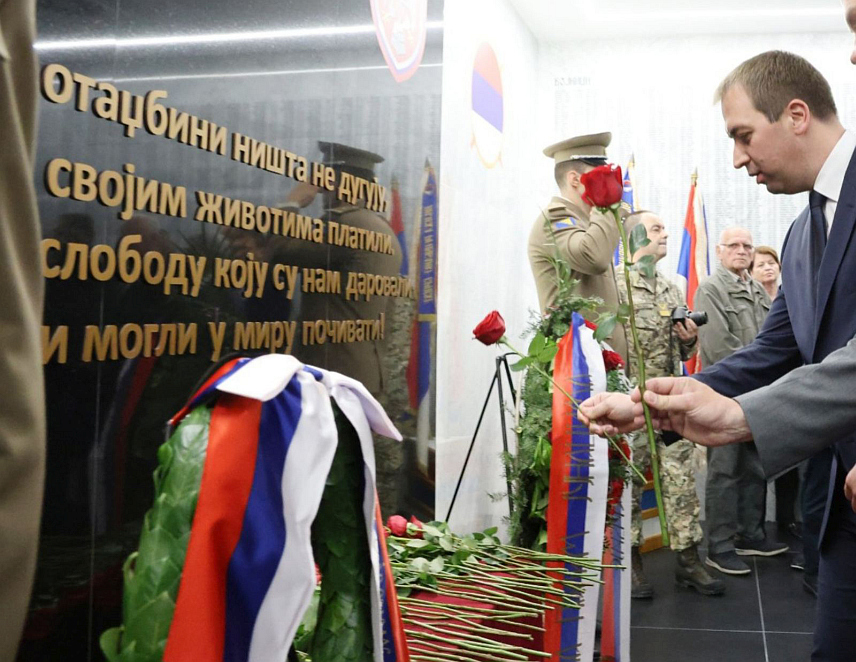 БАЊАЛУКА, 10. МАЈА /СРНА/ - Предсједник Социјалистичке партије Српске /СПС/ Горан Селак честитао је Дан Војске Републике Српске /ВРС/ и Трћег пјешадијског Република Српска пука.