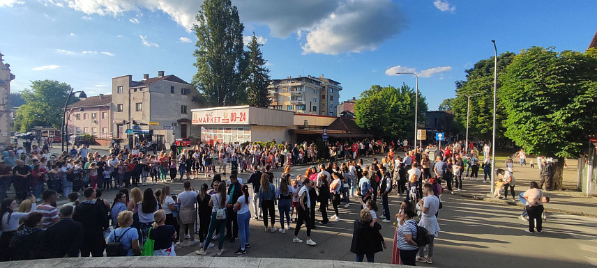 НОВИ ГРАД, 10. МАЈА /СРНА/ - У Новом Граду вечерас је одржан атлетски митинг "Трке слободе" који је окупио 860 учесника, малишана из дјечијег вртића "Пчелица Маја" и ученика новоградских основних и средњих школа.