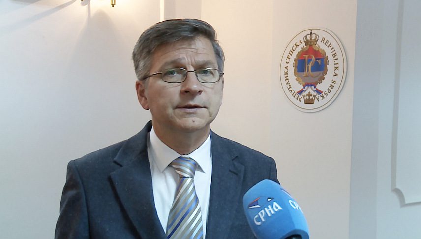 ИСТОЧНО САРАЈЕВО, 13. МАЈА /СРНА/ - Угледни српски историчар Милош Ковић обраћање новинарима - међународни научно-експертски округли сто "Русија, Украјина и балканске паралеле" на Универзитету Источно Сарајево.