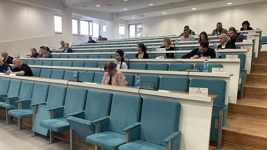 НОВИ ГРАД, 14. МАЈА /СРНА/ - Сједница Скупштине општине Нови Град .