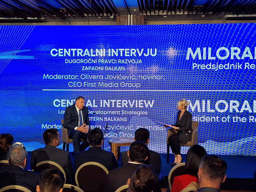 ЈАХОРИНА, 14. МАЈА /СРНА/ - Предсједник Републике Српске Милорад Додик на централном интервјуу "Јахорина економског форума"./фото Борислав Здриња/