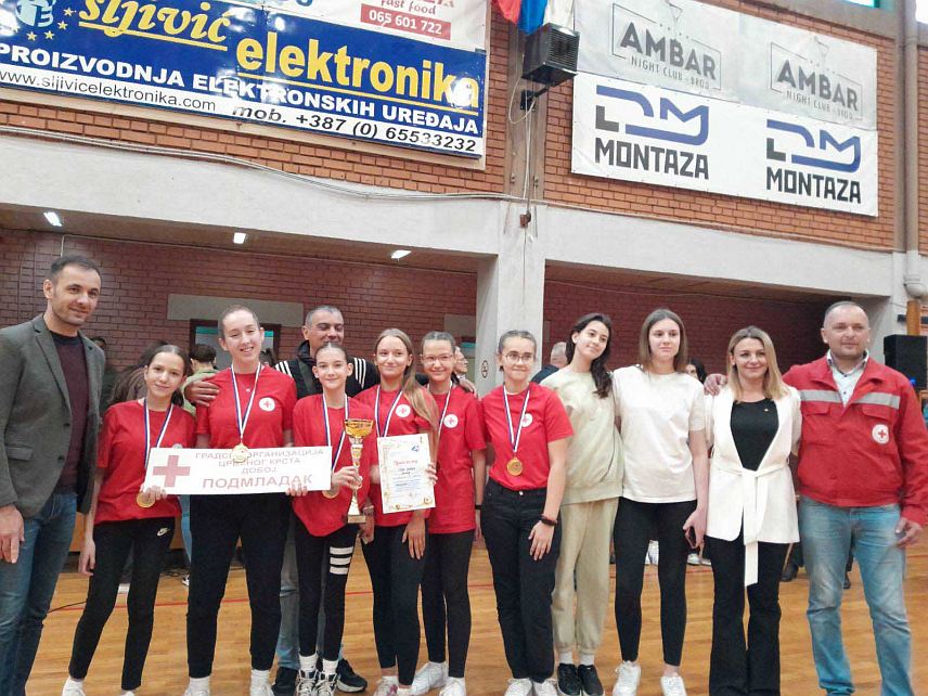 БРОД, 14. МАЈА /СРНА/ - У Броду је данас одржано 27. Регионално такмичење подмлатка и омладине Црвеног крста у пружању прве помоћи и реалистичког приказа стања и обољења, а у категорији подмлатка најупјешнија је била екипа из Добоја.
