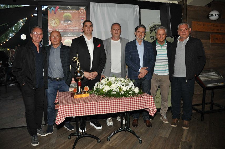 ПРИЈЕДОР, 14. МАЈА / СРНА/ - У Приједору је вечерас званично отворен јубиларни 50. меморијал "Др Младен Стојановић" који већ 17 година има статус ИТФ фјучрс турнира.