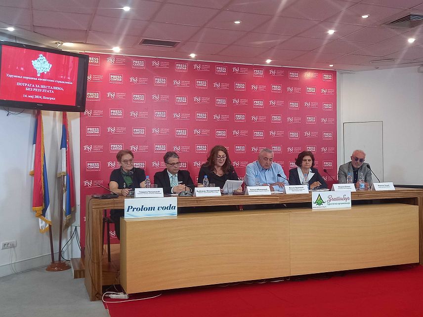 БЕОГРАД, 14. МАЈА /СРНА/ -Предсједник Комисије Владе Србије за нестала лица Вељко Одаловић на конференцији за новинаре у Удружењу новинара Србије.