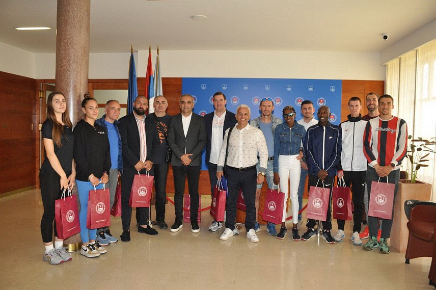 ПРИЈЕДОР, 15. МАЈА /СРНА/ - У Приједору је данас почела 63. међународна улична трка.