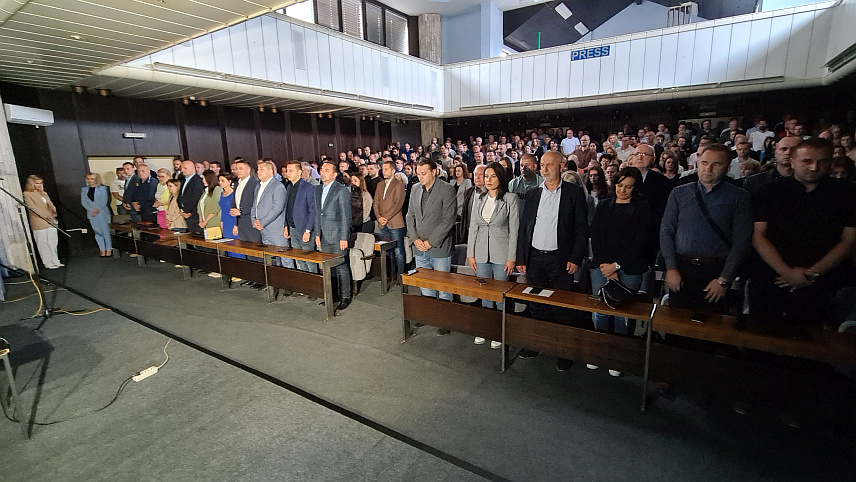 ДОБОЈ, 15. МАЈА /СРНА/ - Aкадемијa поводом Дана сјећања на катастрофалне поплаве које су погодиле град 15.маја 2014.године.