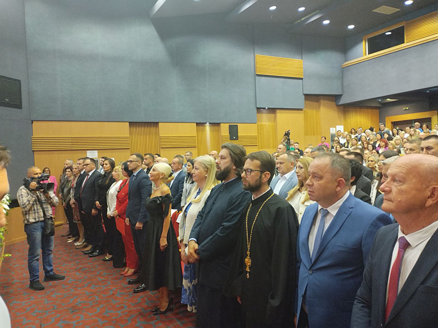 БИЈЕЉИНА, 16. МАЈА /СРНА/ - Дом здравља Бијељина обиљежио је 30 година самосталног рада и развоја свечаном академијом у Центру за културу "Семберија"