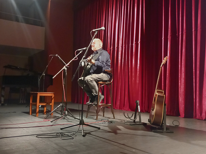 ТРЕБИЊЕ, 17.МАЈА /СРНА/ - У Требињу је вечерас одржан први фестивал кантауторске музике „Кантарион“ на коме је наступило 15 кантаутора из региона и Европе.