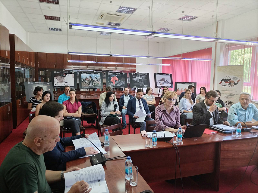 БАЊАЛУКА, 20. МАЈА /СРНА/ - У оквиру Међународног фестивала "Дани Русије у Републици Српској" данас је одржан округли сто "Дијалог култура: искуство заједничког живота народа Русије и Републике Српске“.