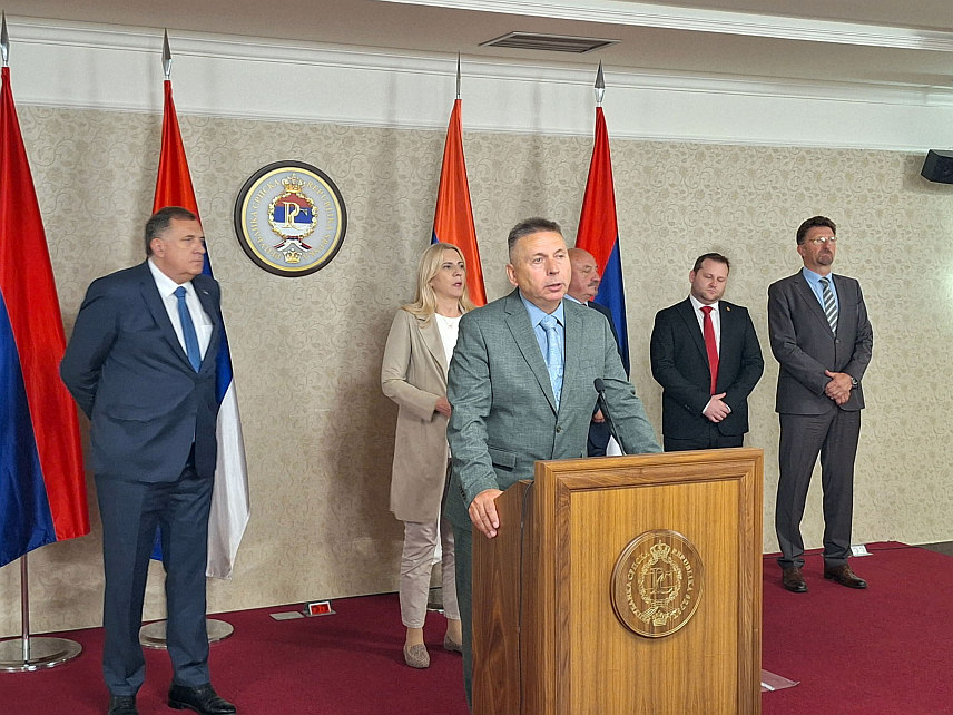 ИСТОЧНО САРАЈЕВО, 22. МАЈА /СРНА/ - Бранилац предсједника Републике Српске Милорада Додика адвокат Горан Бубић на конференцији за новинаре.