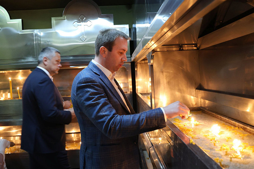 БАЊАЛУКА, 23. МАЈА /СРНА/ - Предсједник Социјалистичке партије Српске /СПС/ Горан Селак поручио је да ће, упркос свим искушењима, Срби опстати као светосавски слоборадски народ, уз досљедну вјеру и изношење истине.