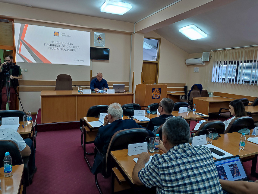 ГРААДИШКА, 24. МАЈА /СРНА/ - Сједница Привредног савјета Градишке.