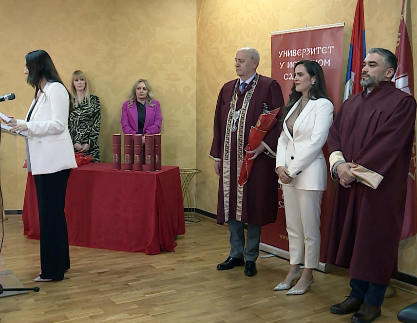 ИСТОЧНО САРАЈЕВО, 24. МАЈА /СРНА/ - Универзитет у Источном Сарајеву обиљежио је данас крсну славу Свете Ћирила и Методија и промовисао осам доктора наука ове високообразовне установе.