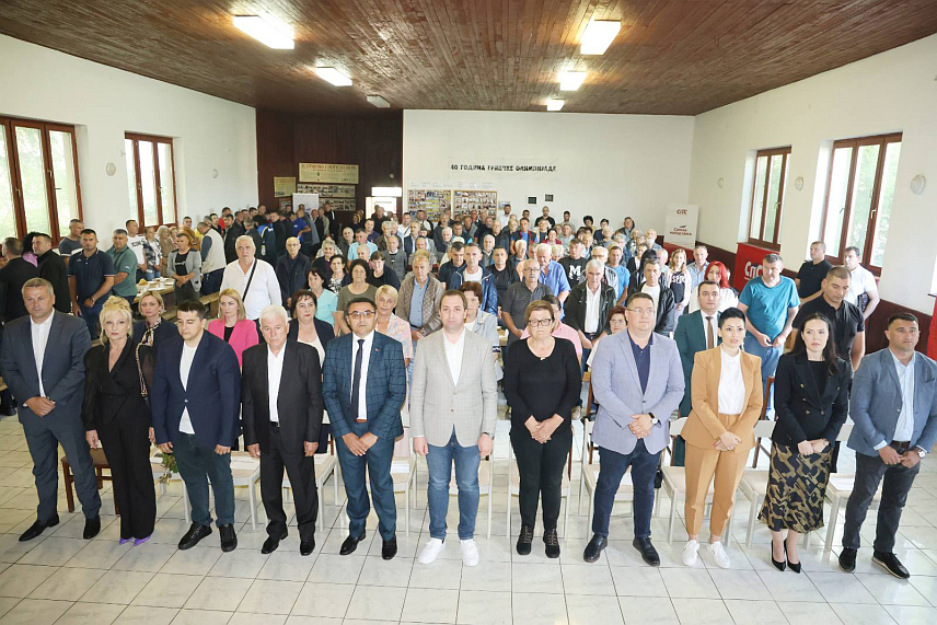 САНСКИ МОСТ, 24. МАЈА /СРНА/ - Социјалистичка партија Српске /СПС/ формирала је данас Општински одбор у Санском Мосту, а за предсједника је изабран Бранко Марјановић, досадашњи повјереник странке за Сански Мост и Кључ.