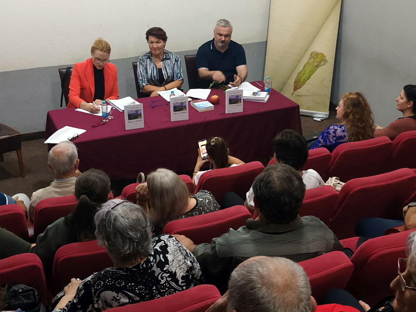 ЗВОРНИК, 25. МАЈА /СРНА/ -  Неде Ђукић Боројевић о осамнаестогодишњој Бранки Ђукић коју су на Чакору 2. септембра 1975. године убила два Албанаца, представљена је вечерас публици у Зворнику.