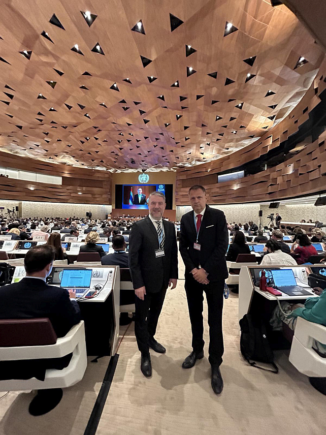 ЖЕНЕВА, 27. МАЈА /СРНА/ - У Женеви је почело засједање 77. Свјетске здравствене скупштине /WХА77/ о теми "Све за здравље, здравље за све", а БиХ представљају министар здравља и социјалне заштите Републике Српске Ален Шеранић, стални представник БиХ при УН и осталим међународним организацијама у Женеви Бојан Вујић и његов замјеник Луција Љубић.