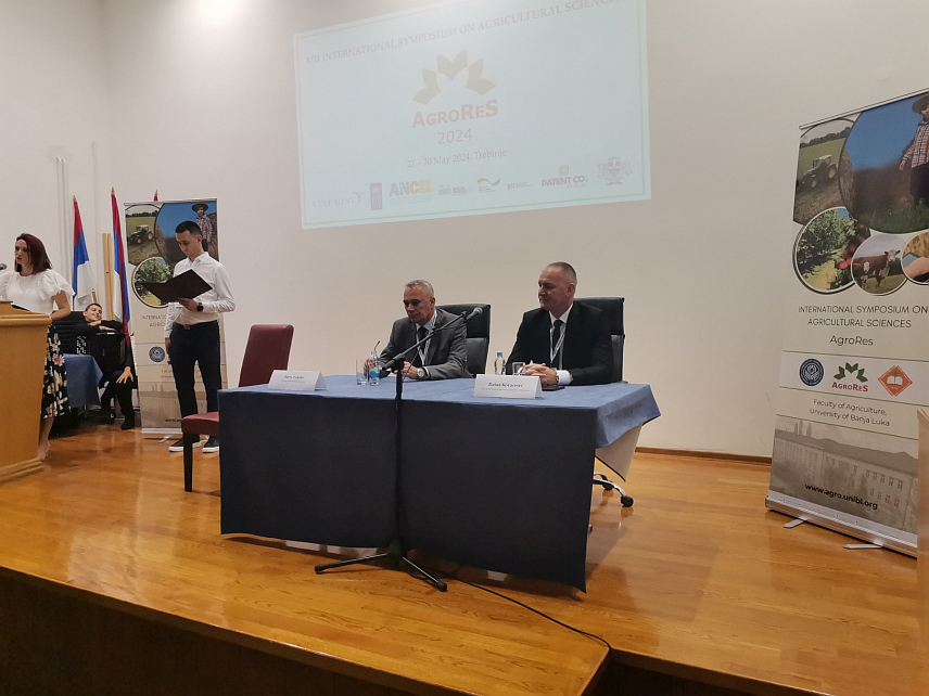 ТРЕБИЊЕ, 27. МАЈА /СРНА/ - Градоначелник Требиња Мирко Ћурић отворио је данас у овом граду међународни симпозујум пољопривредних наука "Агрорес" и савјетовање инжењера пољопривреде на коме ће учествовати око 250 стручњака и бити представљено око 200 научних радова из области сточарства, заштите биља и аграрне економије с циљем побољшања услова за пољопривредну производњу у Републици Српској.