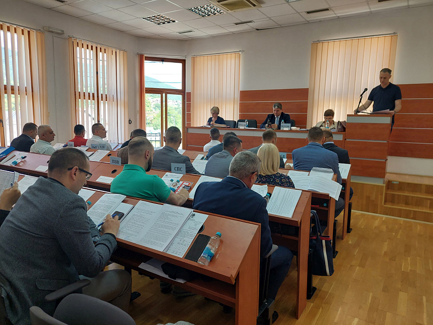 ВИШЕГРАД, 28. МАЈА /СРНА/ - Одборници Скупштине општине Вишеград усвојили су данас Нацрт ребаланса буџета за 2024. годину у износу од 18.680.000 КМ, што је за 7.725.000 КМ или 63 одсто више у односу на планирани буџет.