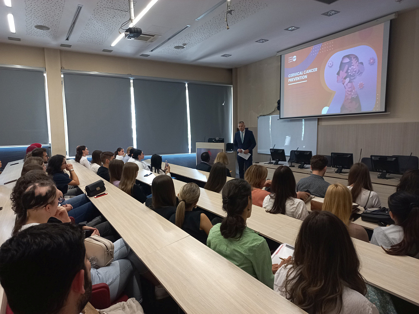 БАЊАЛУКА, 29. МАЈА /СРНА/ - Декан Медицинског факултета Универзитета у Бањалуци Ранко Шкрбић одржао предавање студентима Медицинског факултета на тему "Превенција рака грлића материце/Вакцина против ХПВ", које је организовано у сарадњи са Популационим фондом УН /УНФПА/ за БиХ.