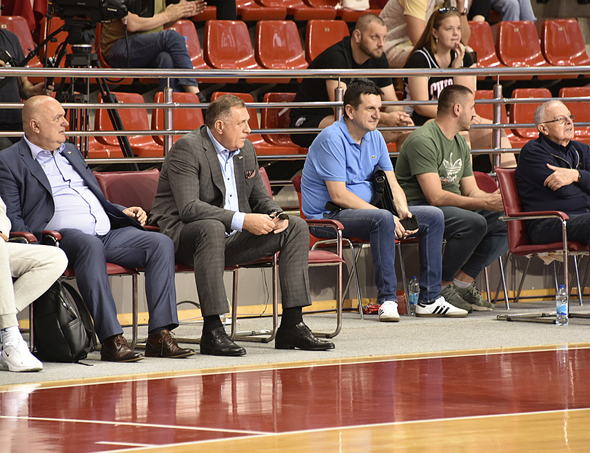 БАЊАЛУКА, 29. МАЈА /СРНА/ - Предсједник Републике Српске присуствује вечерашњој утакмици кошаркашких клубова "Игокеа" и "Борац" у Лакташима.