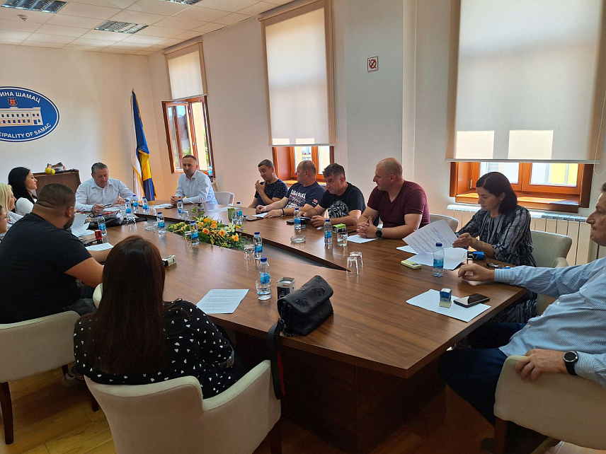 ШАМАЦ, 30. МАЈА /СРНА/ - У општини Шамац данас су потписани уговори са 12 невладиних организација и удружења грађана која су се јавила на јавни позив за суфинансирање друштвених и културних активности и манифестација у овој години.