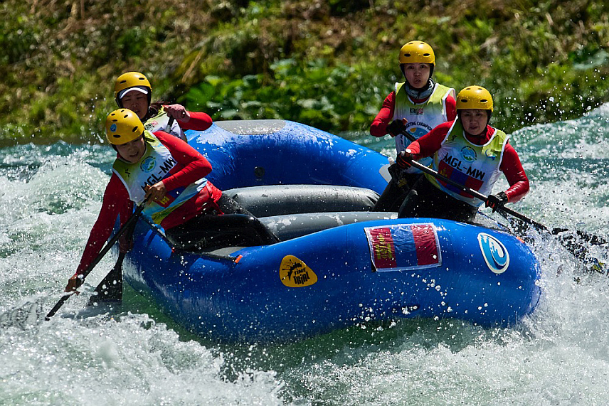 БАЊАЛУКА, 31. МАЈА /СРНА/ - Tри сребрне медаље освојили су рафтери бањалучког Дајак клуба који представљају репрезентацију БиХ, првог такмичарског дана на Свјетском првенству у рафтингу.