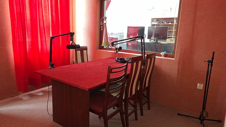 ДРВАР, 31.МАЈА /СРНА/ - Радио Дрвар, једини српски радио у Федерацији БиХ, у недјељу, 2. јуна, обиљежиће 50 година постојања и рада.