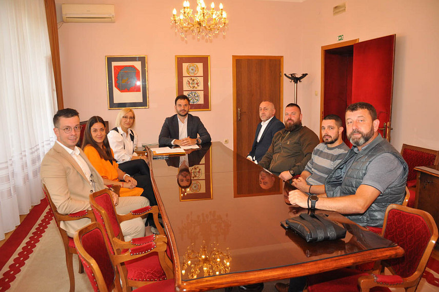 ПРИЈЕДОР, 31. МАЈА /СРНА/ - Град Приједор ће бити домаћин трке са препрекама "Приједор урбан раш" /Prijedor Urban Rush/ која ће бити одржана у Старом граду 6. јула, сједницa организационог одбора, којој је предсједавао градоначелник Слободан Јавор као генерални покровитељ ове спортске манифестације.