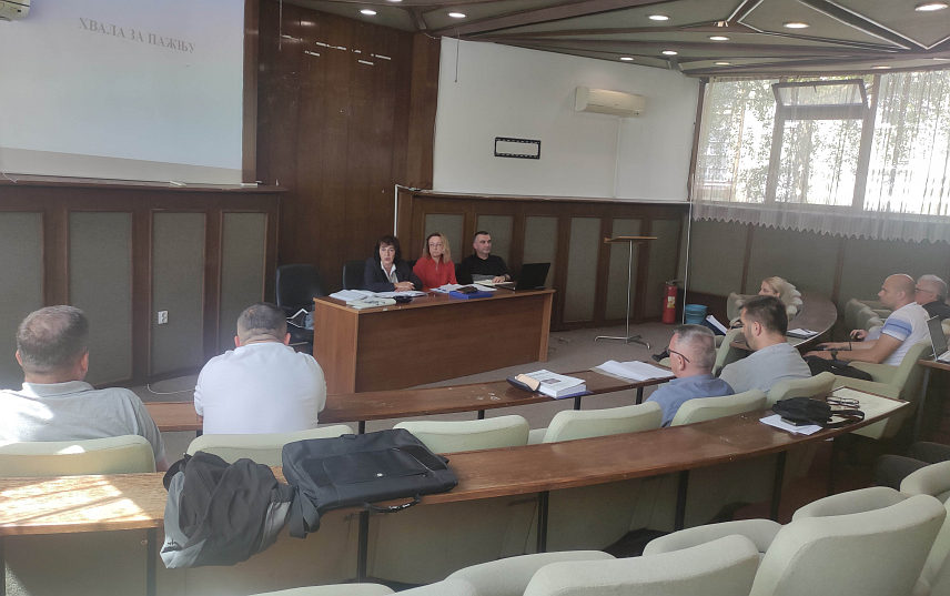 ПРИЈЕДОР, 31. МАЈА /СРНА/ - Министарство за просторно уређење, грађевинарство и екологију Републике Српске позвало је све заинтересоване субјекте, правна или физичка лица, да учествују у доношењу студије утицаја на животну средину за пројекат експлоатације керамичких и опекарских глина на лежишту Црна Долина код Приједора