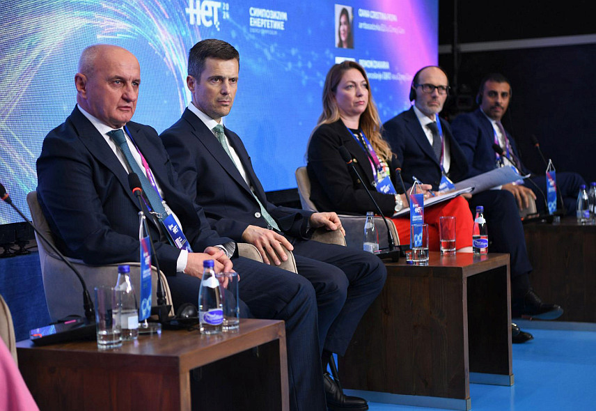 БУДВА, 31. МАЈА /СРНА/ - Министар енергетике и рударства Републике Српске Петар Ђокић на Симпозију енергетике у Будви.