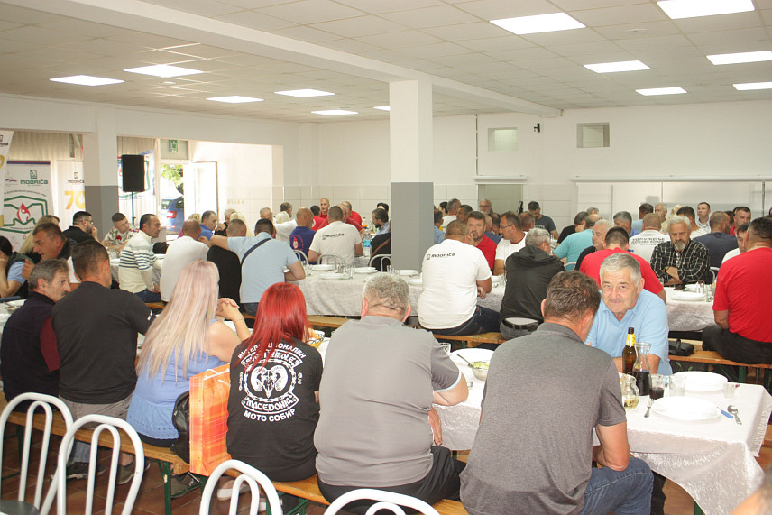 МОДРИЧА, 31. МАЈА /СРНА/ - У акцији Друштва добровољних давалаца крви Рафинерије уља Модрича данас је прикупљена 91 доза крви за потребе Опште болнице "Свети апостол Лука" у Добоју.