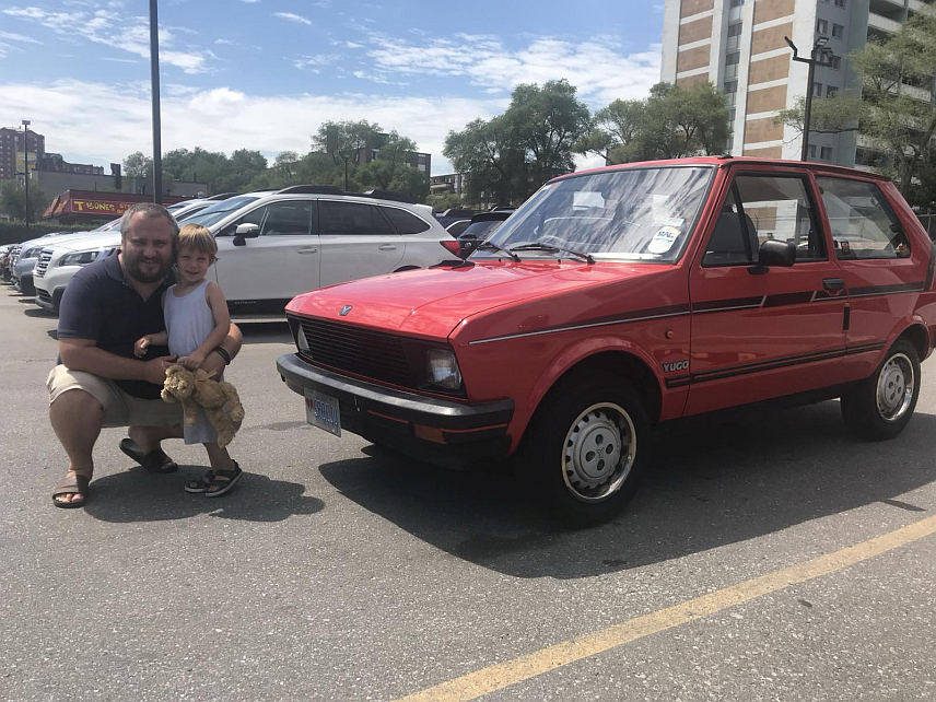 TРЕБИЊЕ, 4. МАЈА /СРНА/ - Дејан Јокановић поријеклом из села Tребијови код Tребиња одлучио је да се након 25 година живота и рада у Канади врати у град на Требишњици и да ту са породицом настави живот, а са собом је довезао и аутомобил "југо" за који каже да му је био спона са домовином.