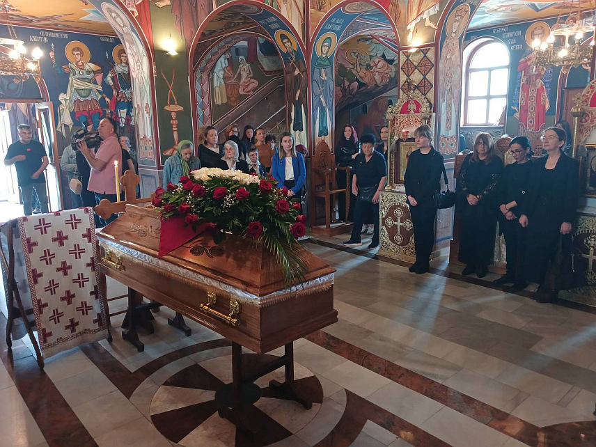 ИСТОЧНО САРАЈЕВО, 7. МАЈА /СРНА/ - Комеморативни скуп свештенику Војиславу Воју Чаркићу у порти храма Светог великомученика Георгија у Миљевићима у Источном Новом Сарајеву.