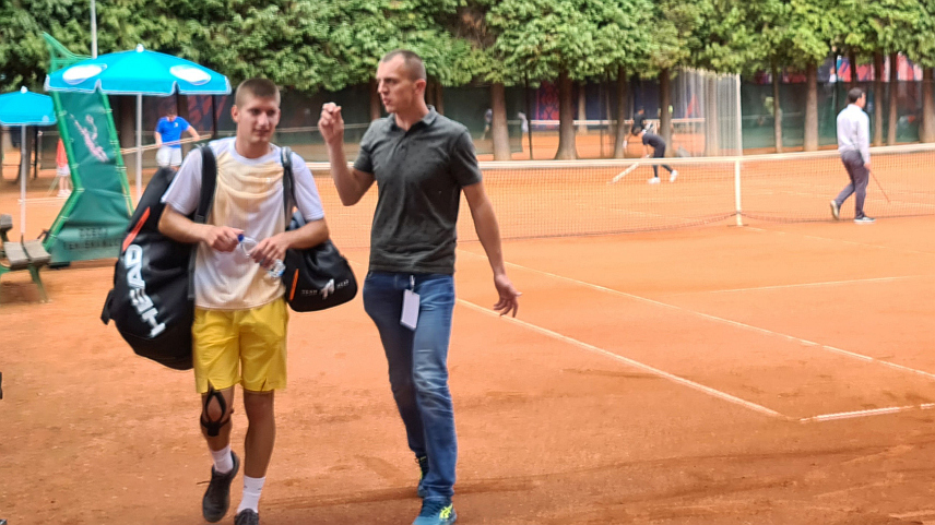 ДОБОЈ, 7. МАЈА /СРНА/ - Тенисер из Добоја Андреј Недић побиједио је француског играча Шарла Камија на ИТФ турниру "Добој опен 2024", чији су главни мечеви почели данас.