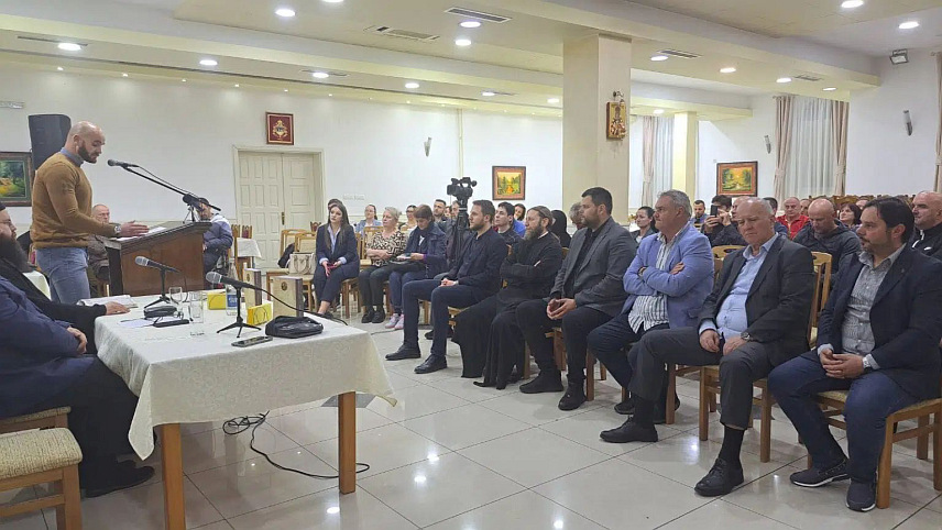 ПОДГОРИЦА, 7. МАЈА /СРНА/ - Промоцијом зборника "Свети Василије Острошки – 350 година од престављења", у Никшићу је вечерас почела традиционална културно – духовна манифестација "Дани Светог Василија Острошког".