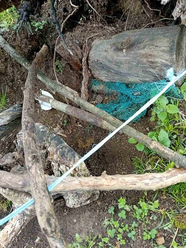 НОВИ ГРАД, 8. МАЈА /СРНА/ - Деминерски тим Републичке управе Цивилне заштите уклонио је данас два тренутна тромблона у насељу Чађавица код Новог Града.